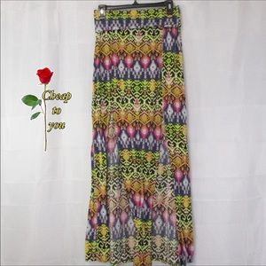 NO BOUNDARIES MAXI SKIRT SIZE M 7-9